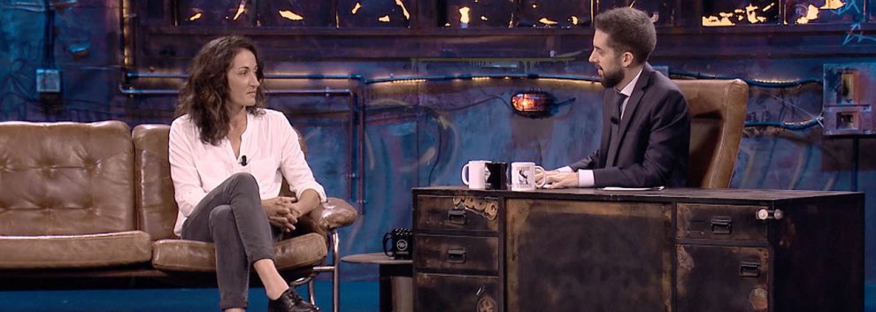 juego a baloncesto de la canasta para abajo.