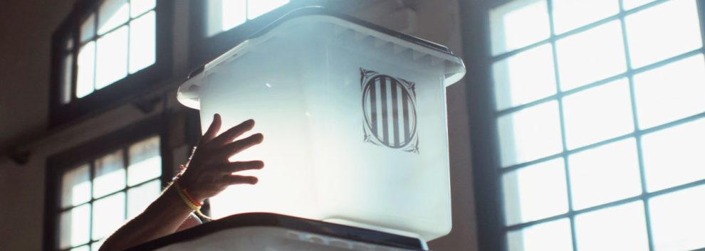 LA PIRÀMIDE INVISIBLE: LES URNES DE L'1-O