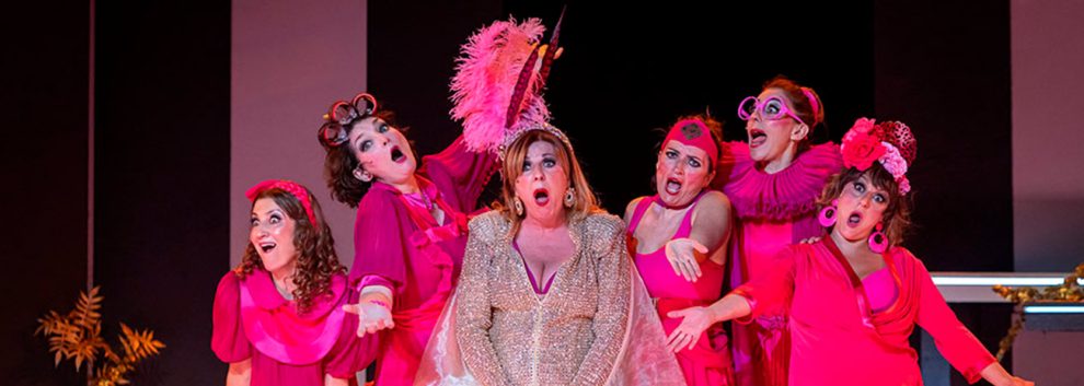 LAS ASAMBLEISTAS: Escena