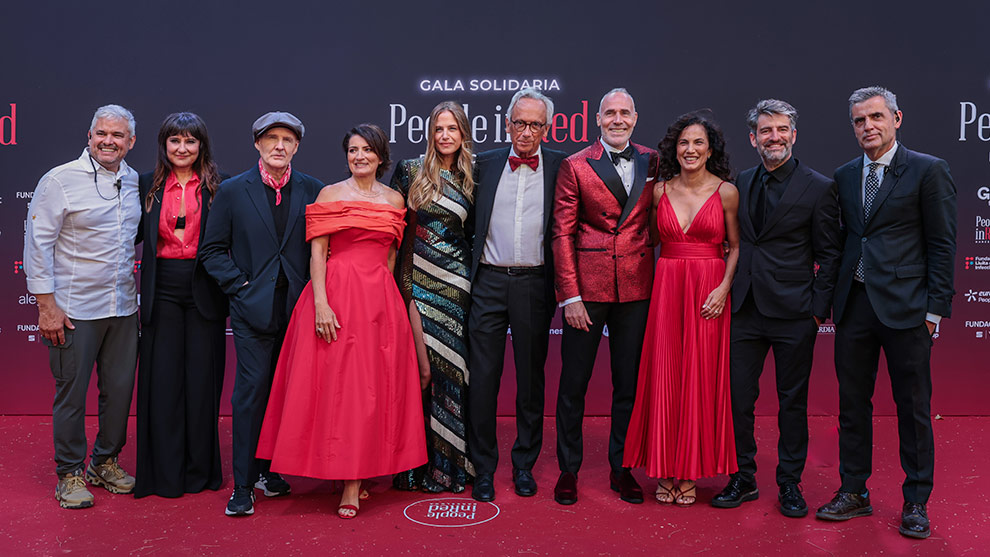 GALA SOLIDÀRIA PEOPLE IN RED BARCELONA: Nandu Jubany, Amaral, Sílvia Abril, Martina Klein, Dr Bonaventura Clotet, Àlex Corretja, Toni Acosta, Joan Dausà