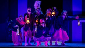 LAS ASAMBLEISTAS: Escena